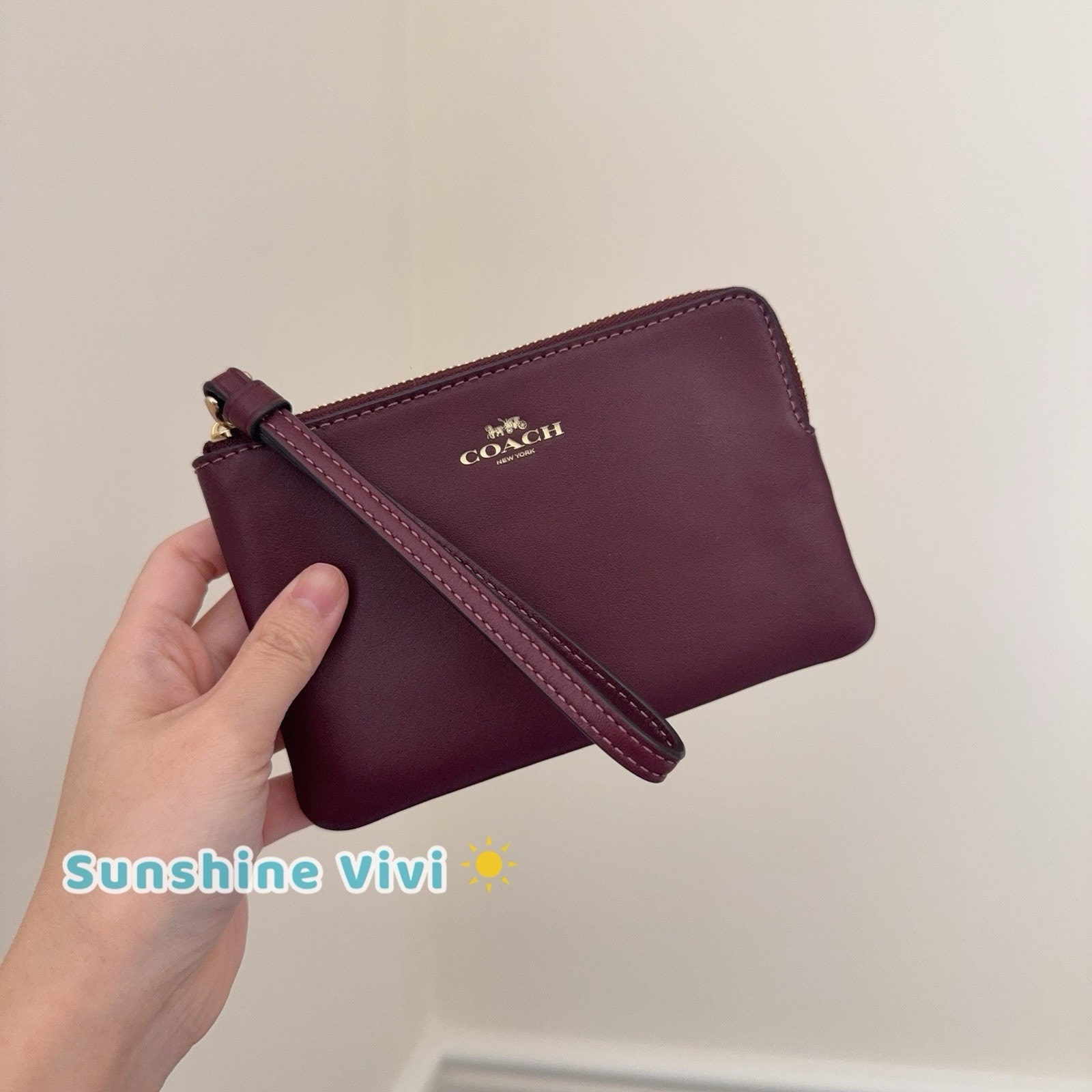Nwt Coach Corner Zip Wristlet In Leather Maroon Ccl23